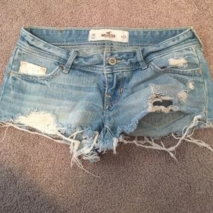 00 light hollister shorts