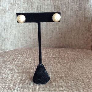 MEDIUM GOLD BALL EARRINGS