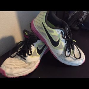 Nike women's shoe size 9 amazing EUC