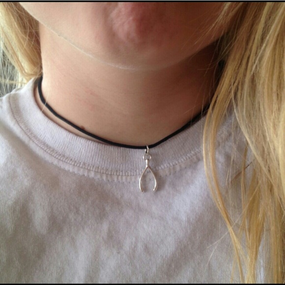 Wishbone choker type necklace