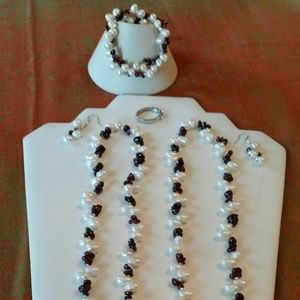 NWOT Pearls & Garnet necklace, bracelet, earrings