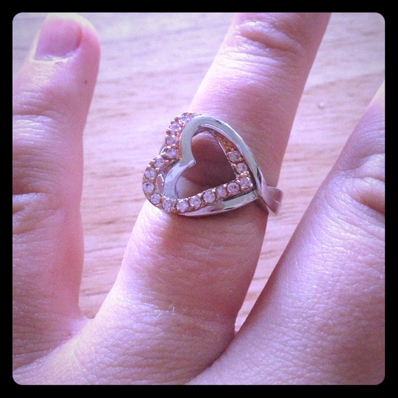Pink heart ring 💕