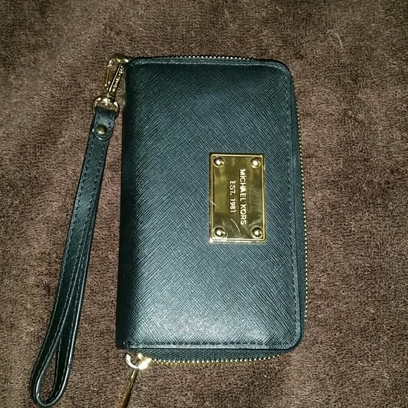 Michael Kors wristlet
