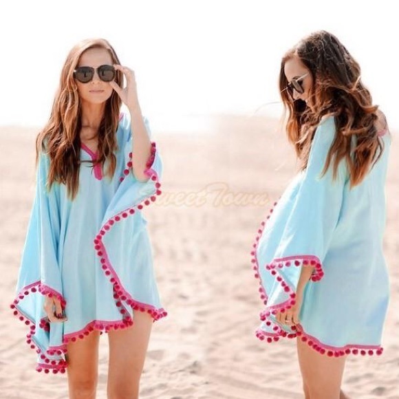 Adorable beach coverup - Picture 2 of 3