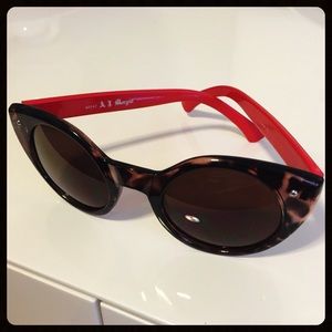 Really cool tortoise and red sunglasses plus case!