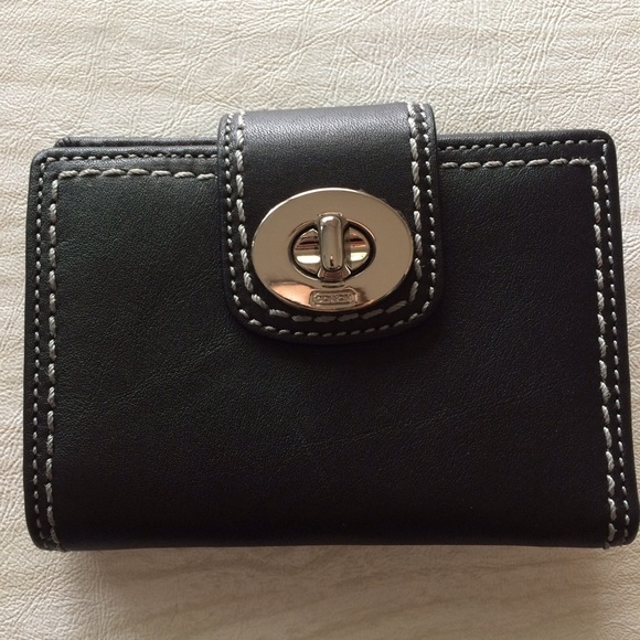 Authentic NWOT Coach small turn-lock wallet