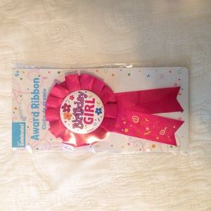 Just a cute "Birthday Girl" ribbon.