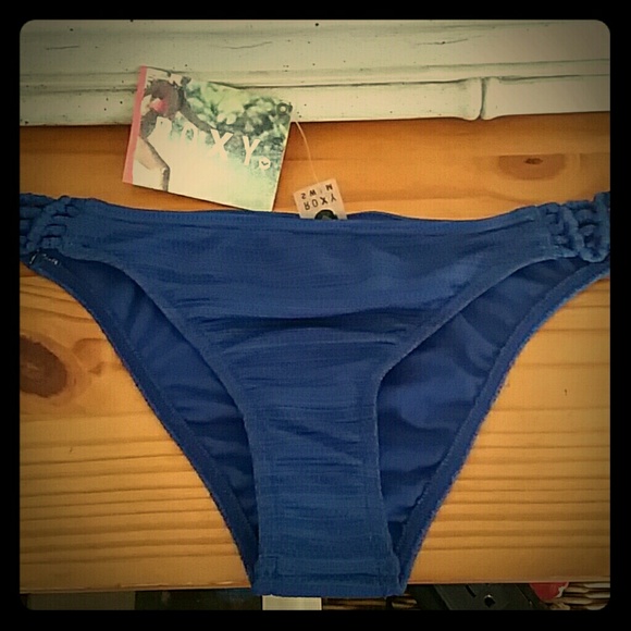 New with tags purple roxy cheeky bottoms