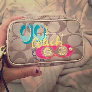 coach wristlet wallet