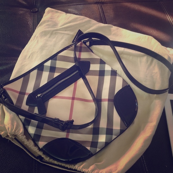 Burberry Handbags - Burberry Nova Corssbody