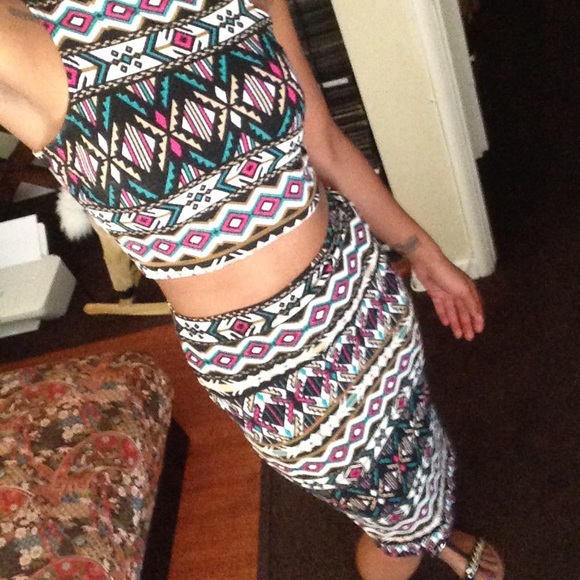 Colorful tribal 2 piece - Picture 2 of 2