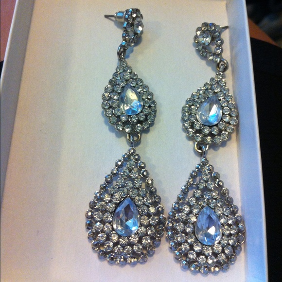 Beautiful prom earrings!