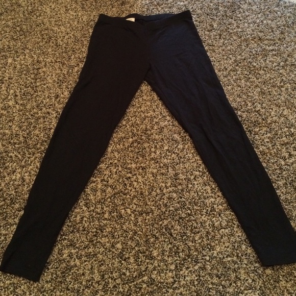 Black leggings