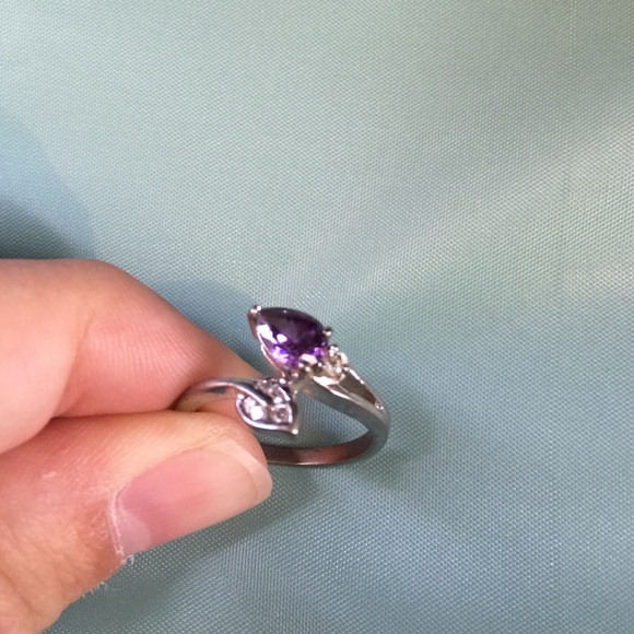 Ring - Picture 2 of 2