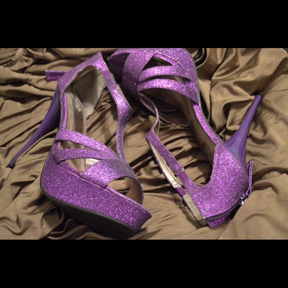 CHARLOTTE RUSSE Purple Shimmer Heels