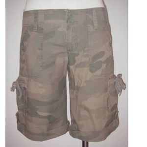 Hollister Cargo Camo Size L