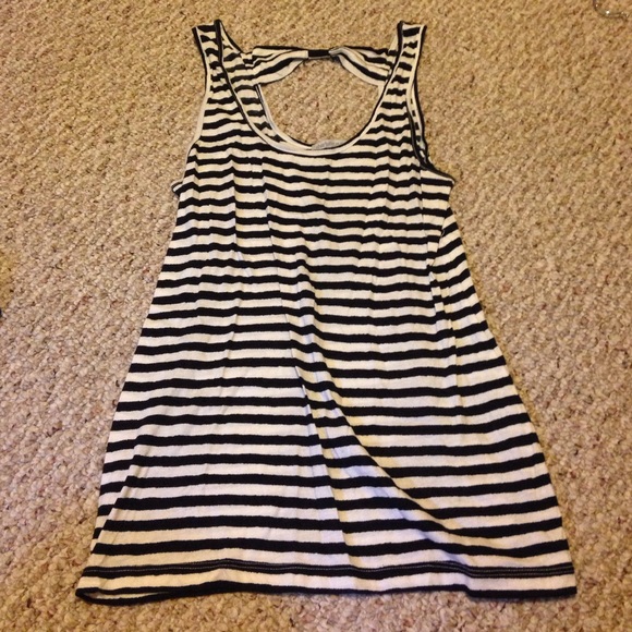 Black & cream bow back top