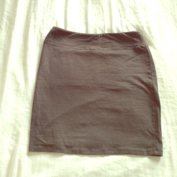 Grey tight skirt