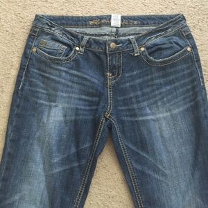 Size 11 long jeans. In great condition