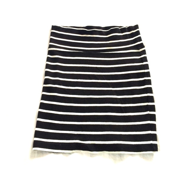 Striped tight skirt
