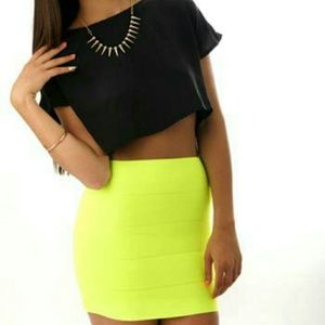 BANDAGE BRIGHT GREEN SKIRT