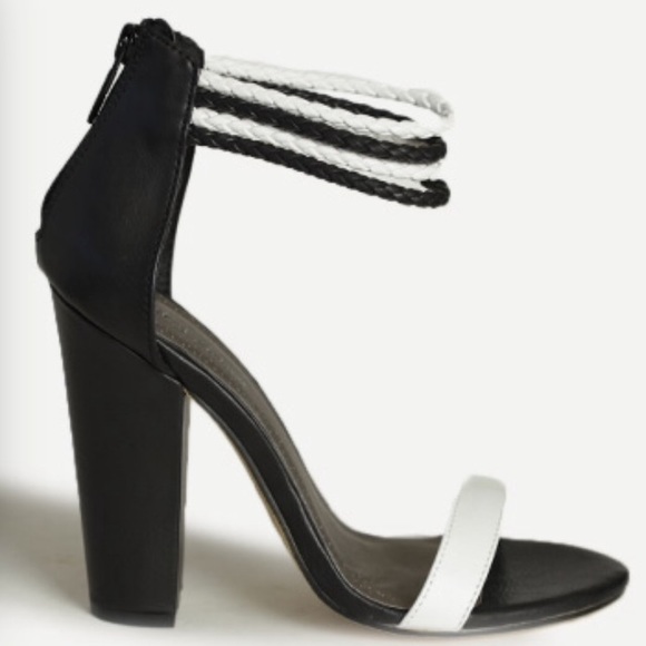 🌟Michael Antonio black & white heels🌟