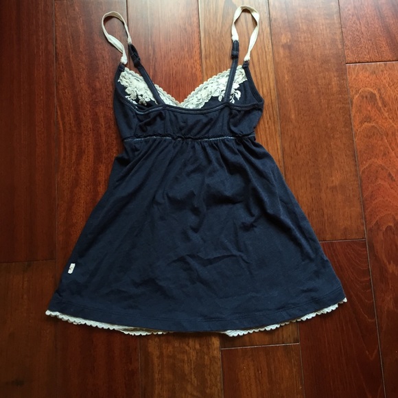 Hollister embroidered tank top - Picture 2 of 2