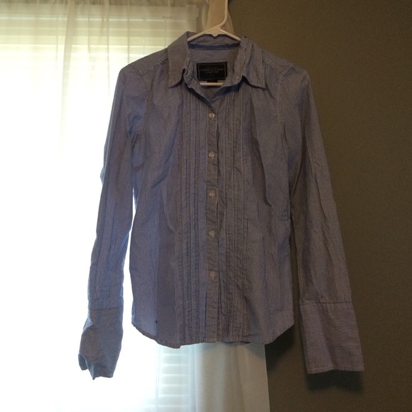 blue button up blouse
