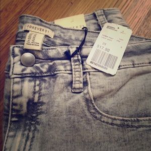 Forever 21 acid wash jeans New With Tags!