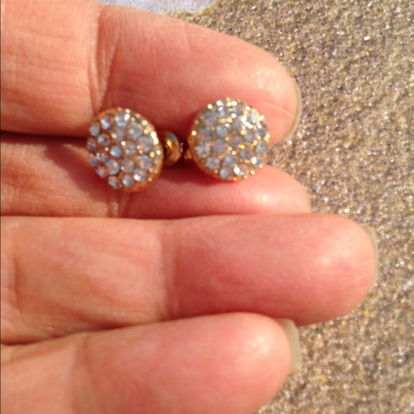 Jewelry - Circle crystal rhinestone ear studs NWT