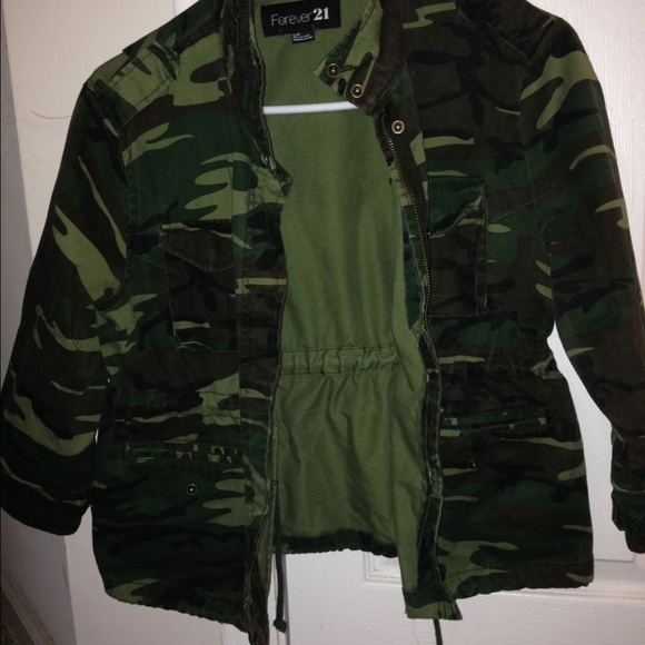 Army fatigue jacket #closetcleanout - Picture 2 of 3