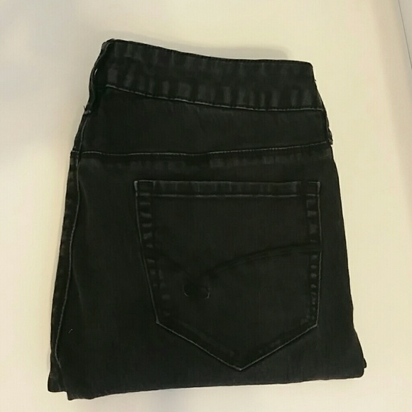 Bullhead Black Skinny Jeans
