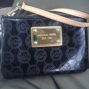 Michael kors wristlet