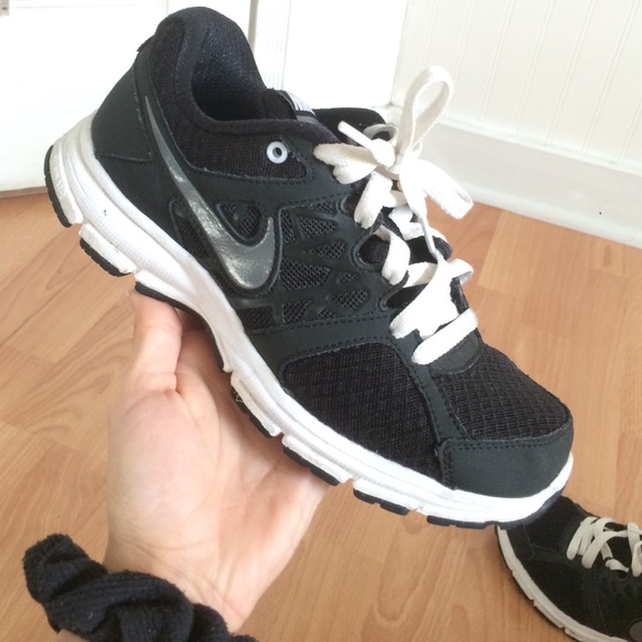 SOLD !!!!!! PRICE DROP - Nike Relentless 2