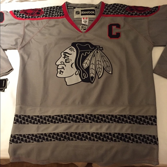 😎sold elsewhere😎New Blackhawks Jersey