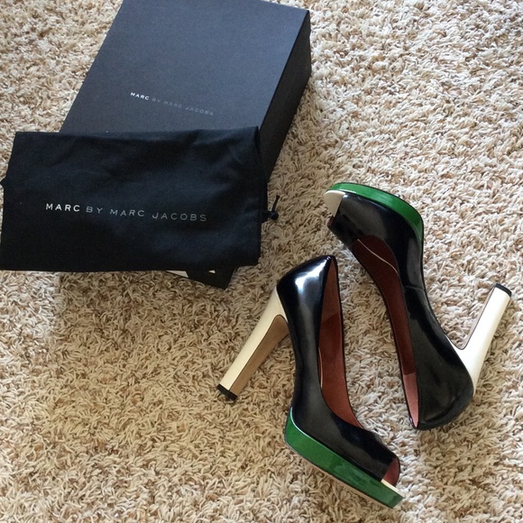 MBMarc Jacobs Colorblock Patent Pump (Fits like 8)
