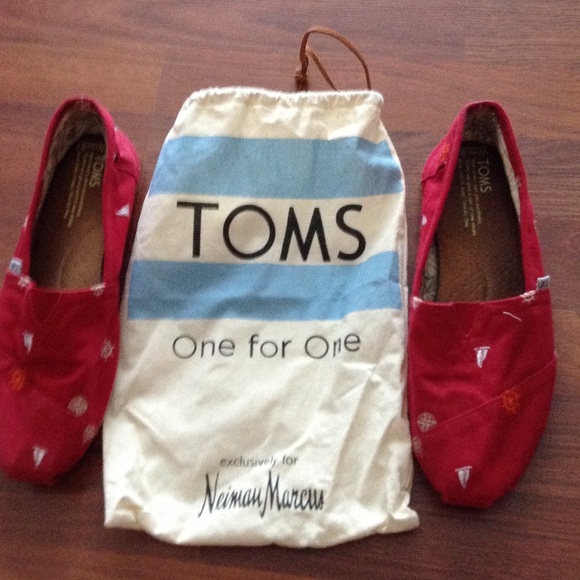 Toms