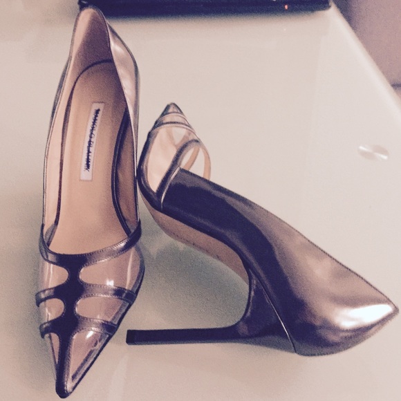 Manolo Blahnik clear lucite & gun metal pump NEW!