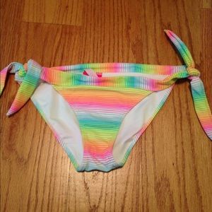 Striped swim bottoms VS small