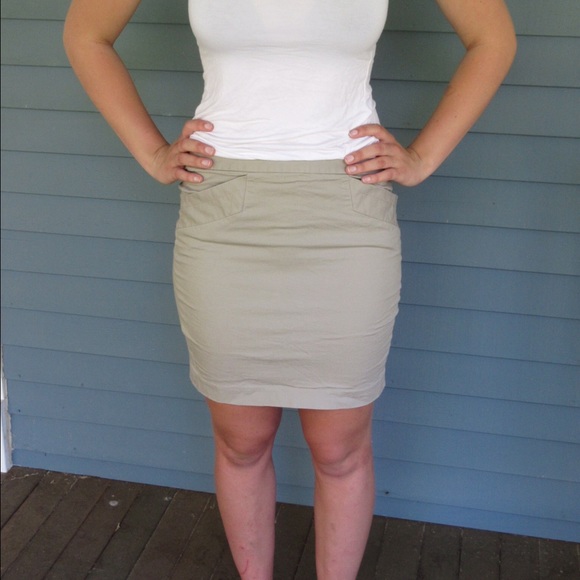 Gap size 4 khaki skirt