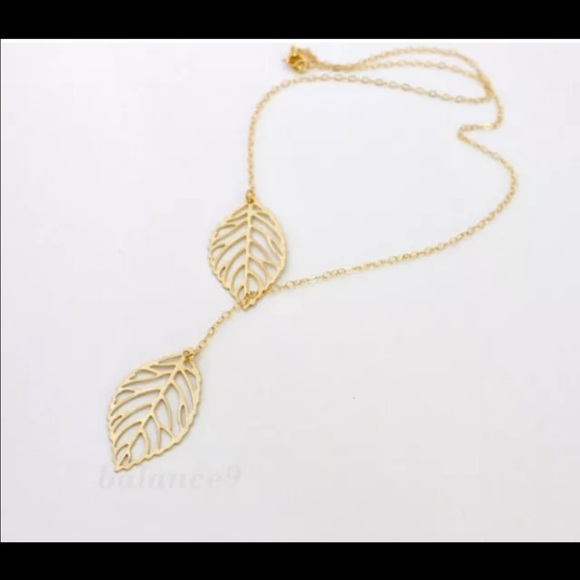 ❤️Gold Leaf Necklace❤️ - Picture 2 of 2