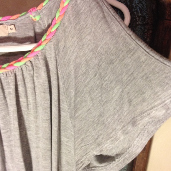 High-Low Grey Top - Picture 2 of 4