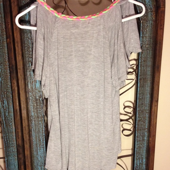 High-Low Grey Top - Picture 4 of 4