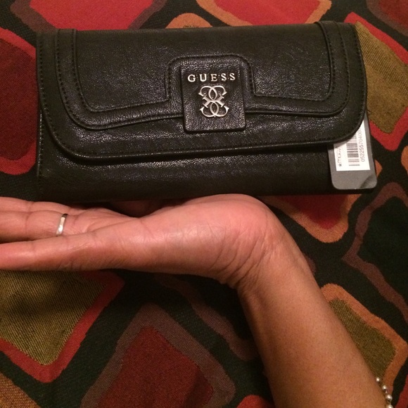 Brand New Stylish Guess Clutch/Wallet