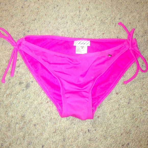 Pink Kirra bikini bottoms!
