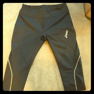 Asics black active capri