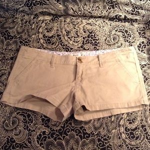 KHAKI SHORTS