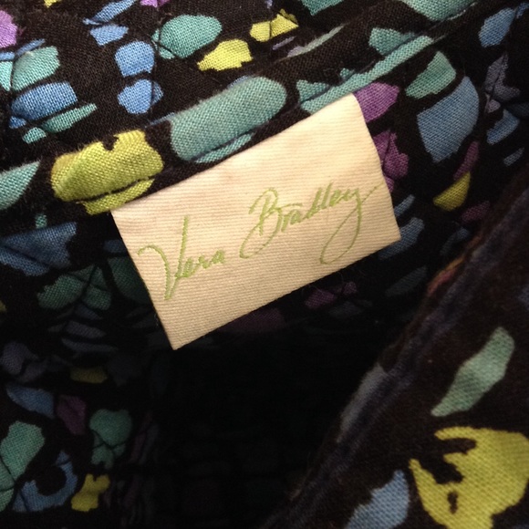 Vera Bradley Vera Tote in Retired Pattern - Picture 4 of 4