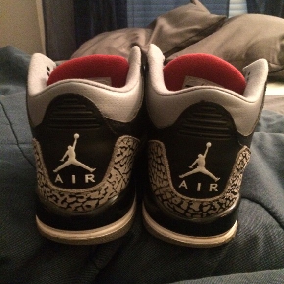 Jordan 3s - Picture 2 of 4