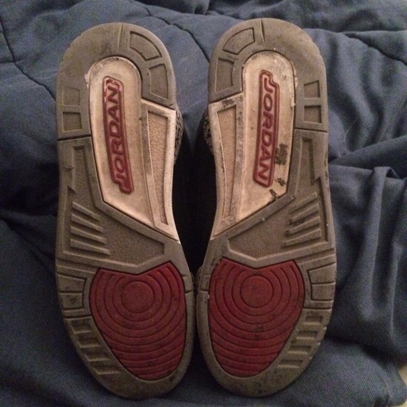 Jordan 3s - Picture 4 of 4